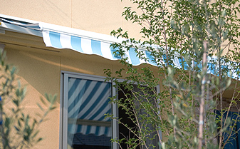 お庭の施工例 レトロな洋風のラスティックモダン