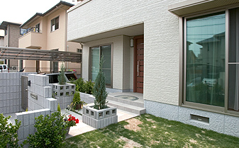 お庭の施工例 すっきりした洋風のシンプルモダン