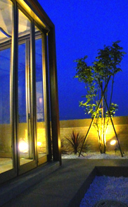 お庭の施工例　アジア風のアジアンモダン