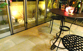 お庭の施工例　アジア風のアジアンモダン