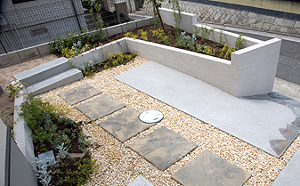 お庭の施工例　アジア風のアジアンモダン